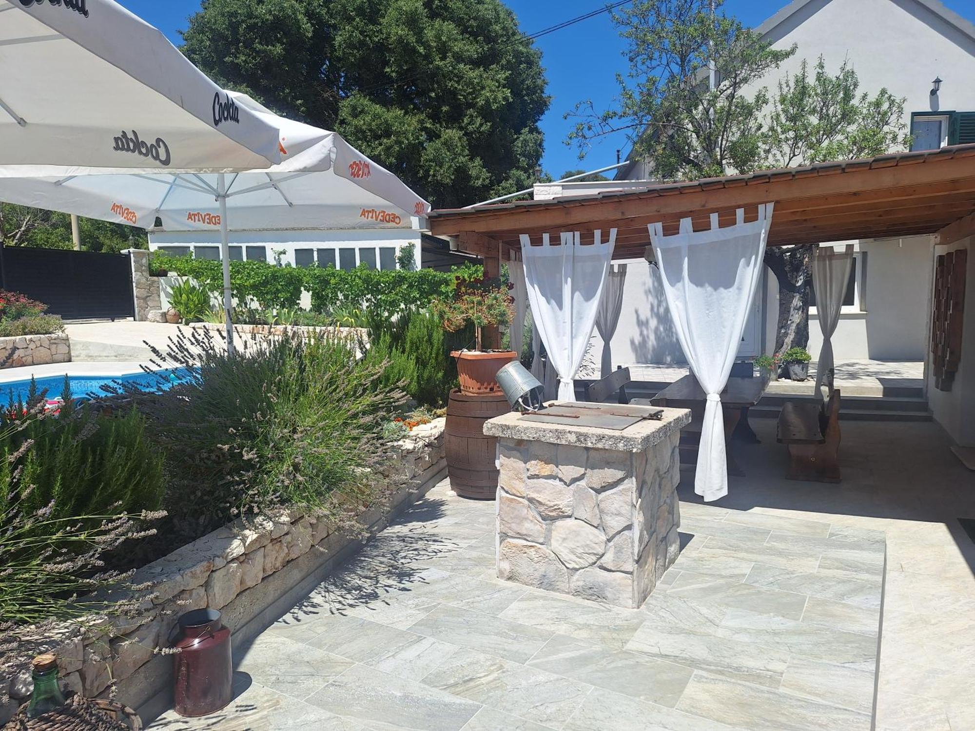 Holiday House Daisy Prapatnica Exterior photo