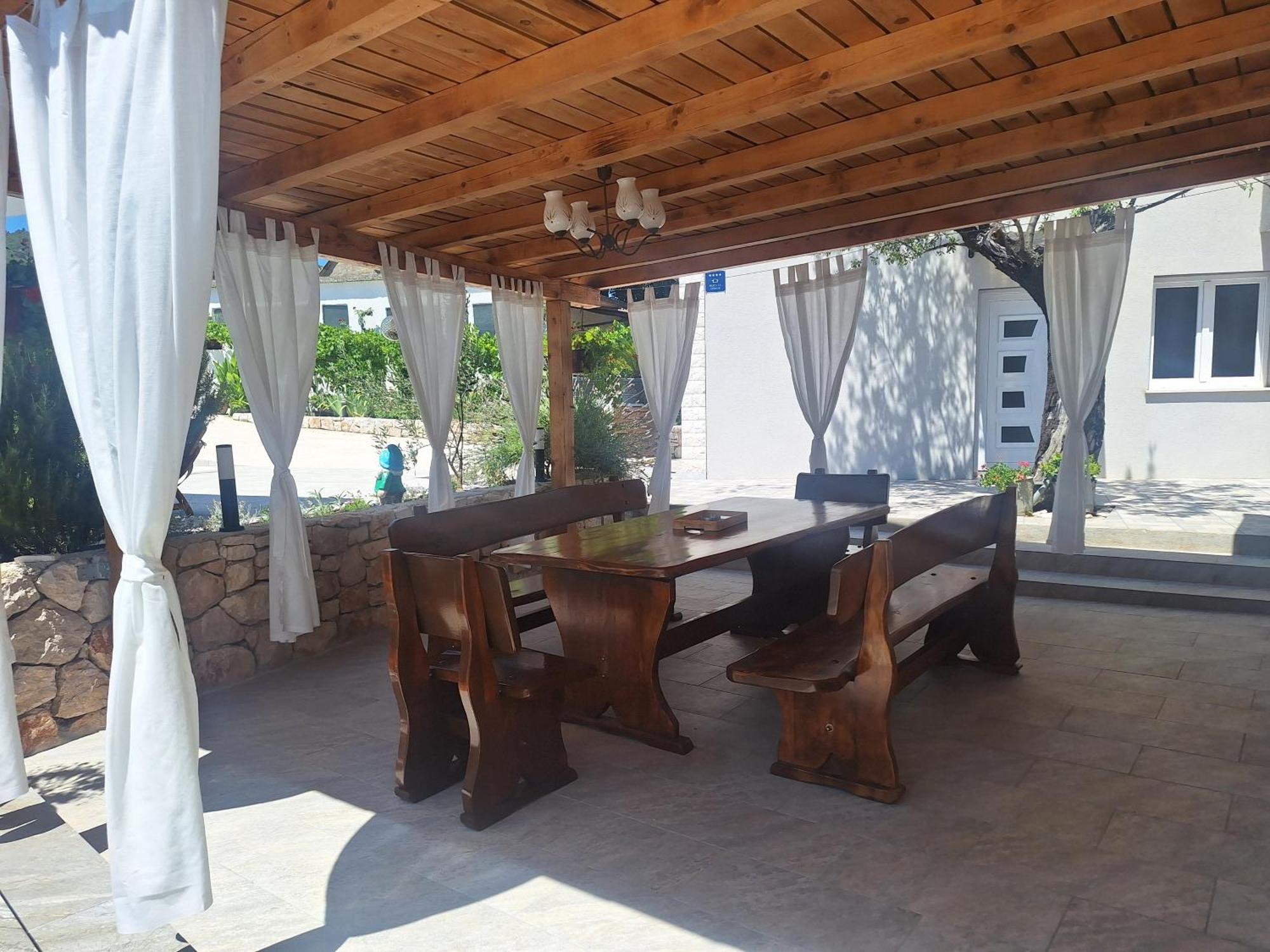 Holiday House Daisy Prapatnica Exterior photo
