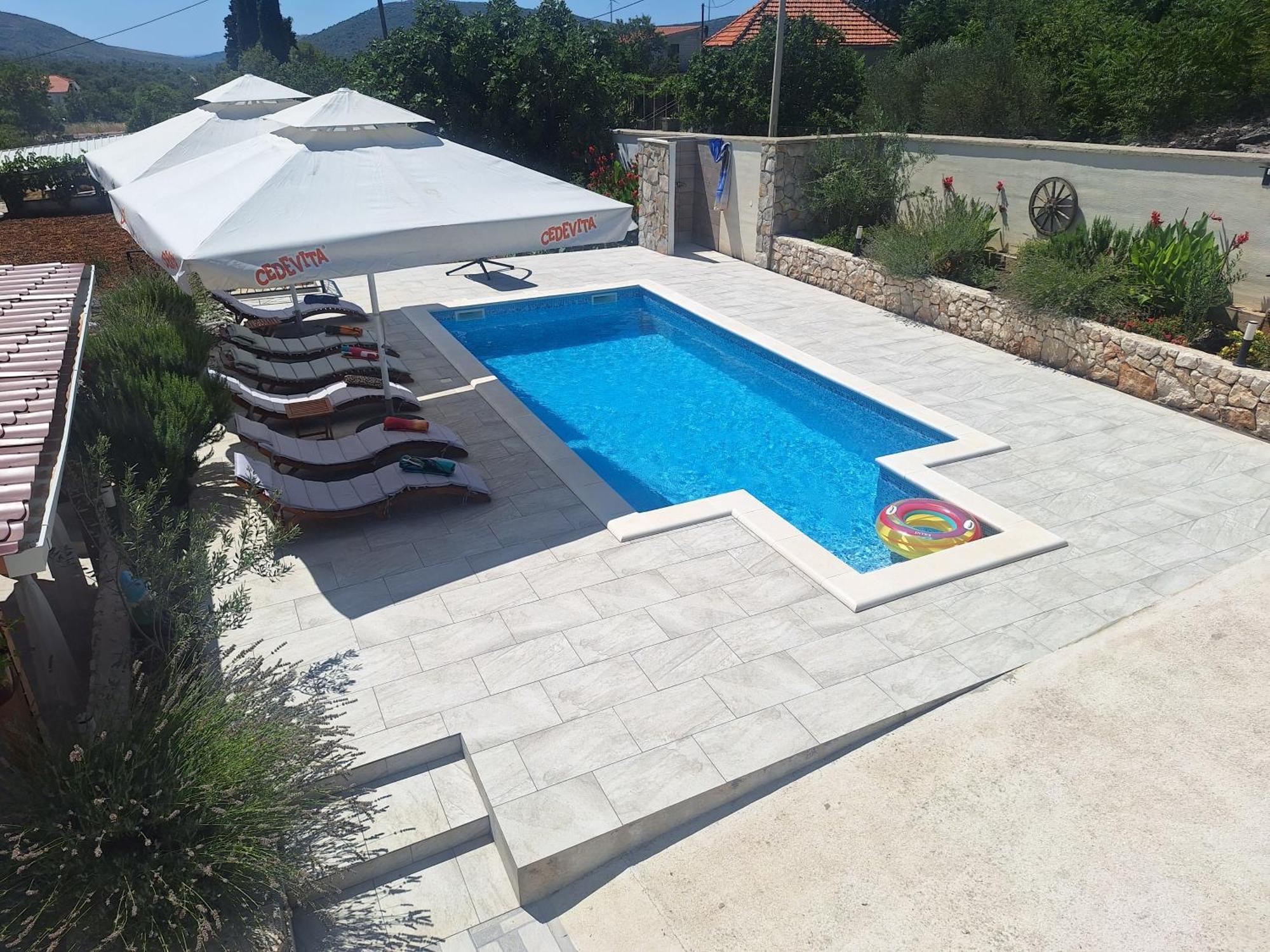 Holiday House Daisy Prapatnica Exterior photo